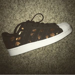 Adidas superstar !